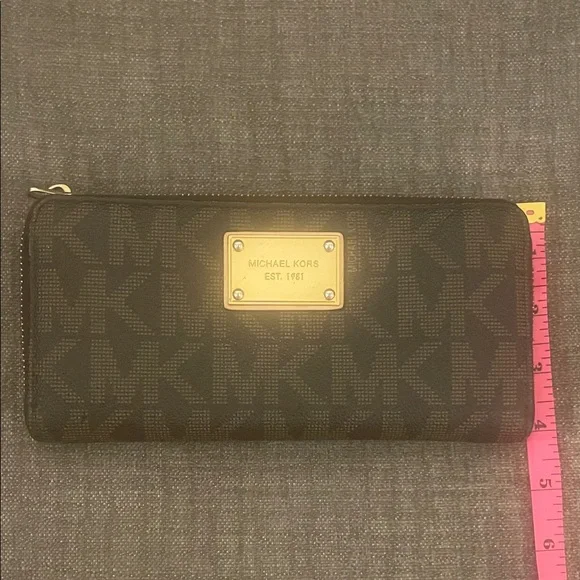 Michael Kors Signature Dark Brown Zip-Around Wallet - Picture 2 of 16